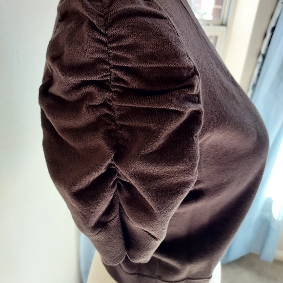 (INC) INTERNATIONAL CONCEPT, BROWN SHURG SNAP CLOSURE SWEATER - Picture 3 of 8